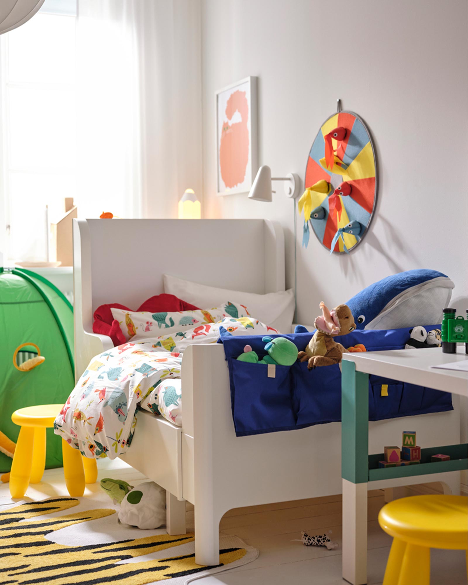 IKEA-a small childrens room 04