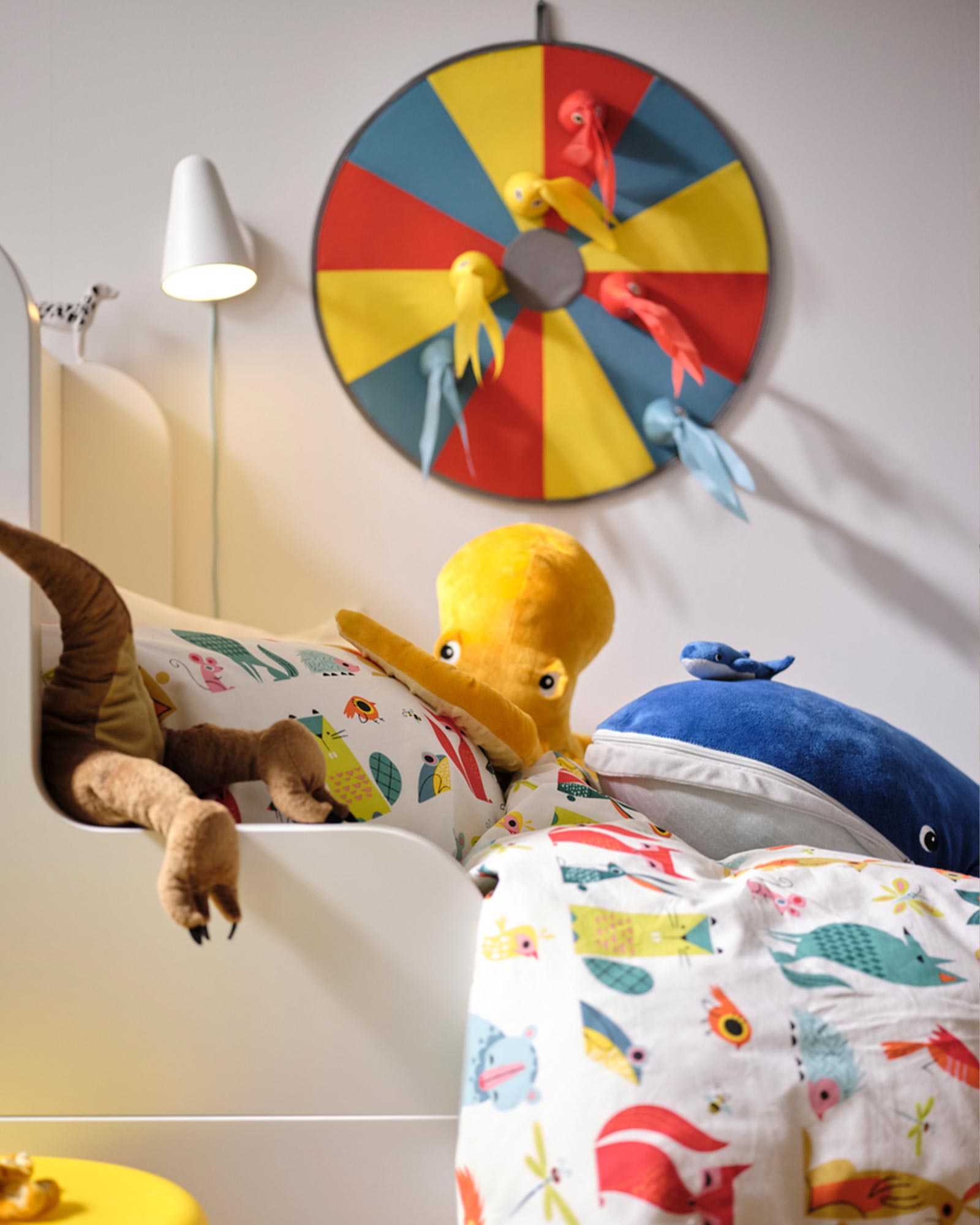 IKEA-a small childrens room 05