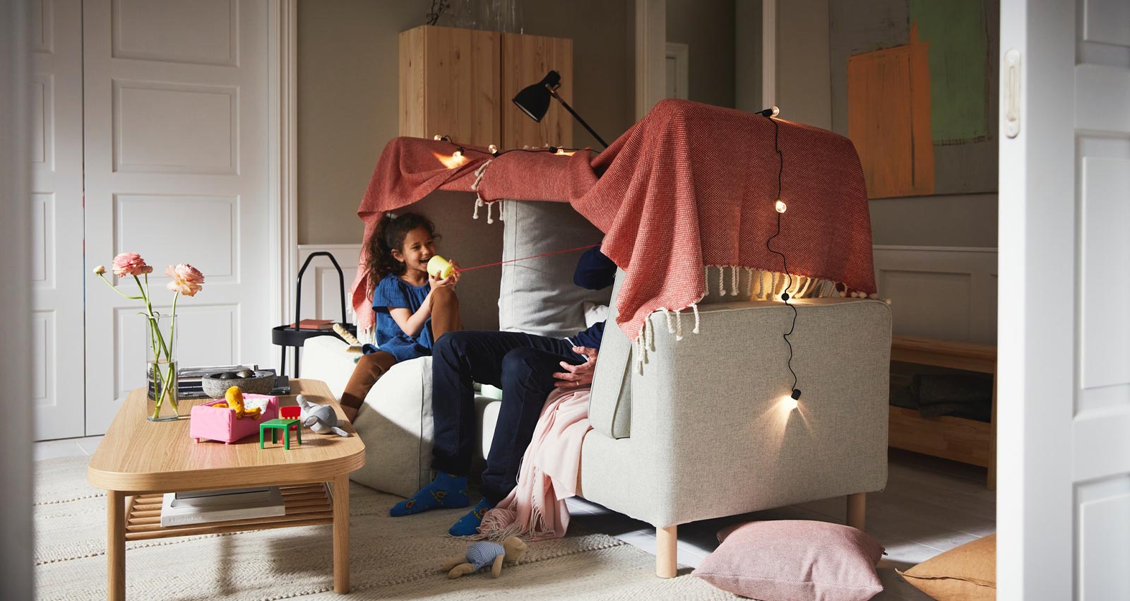 IKEA-battaniyeleri kullanarak oyun odasi olusturma fikrileri 01