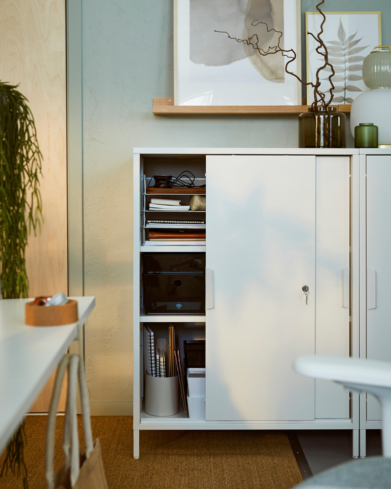 IKEA-bir ev ofisi olan modern bir alan 3