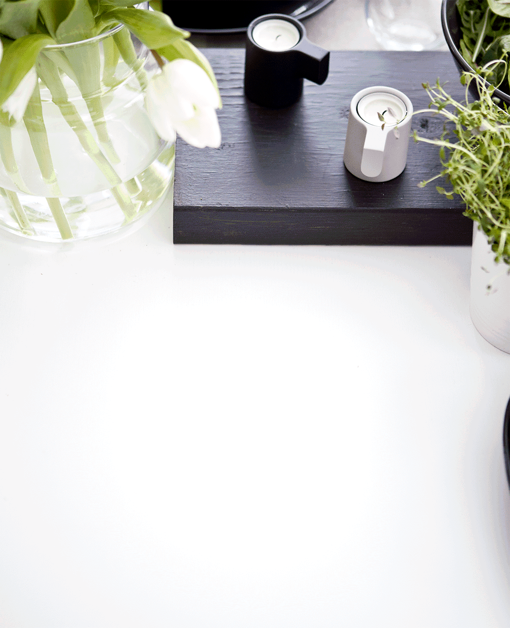 IKEA Ideas - A striking monochrome table setting