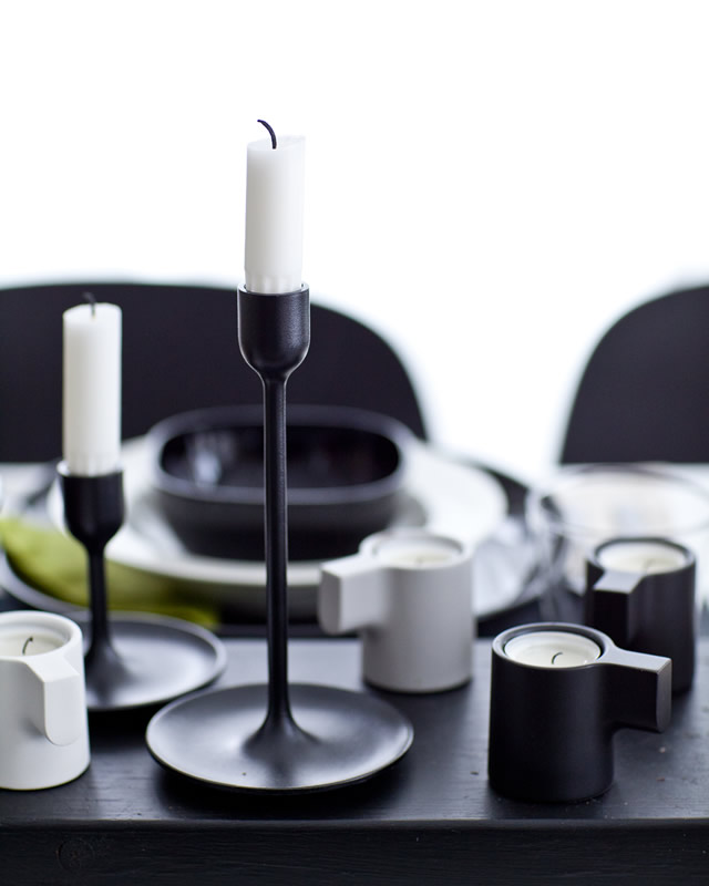 IKEA Ideas - A striking monochrome table setting