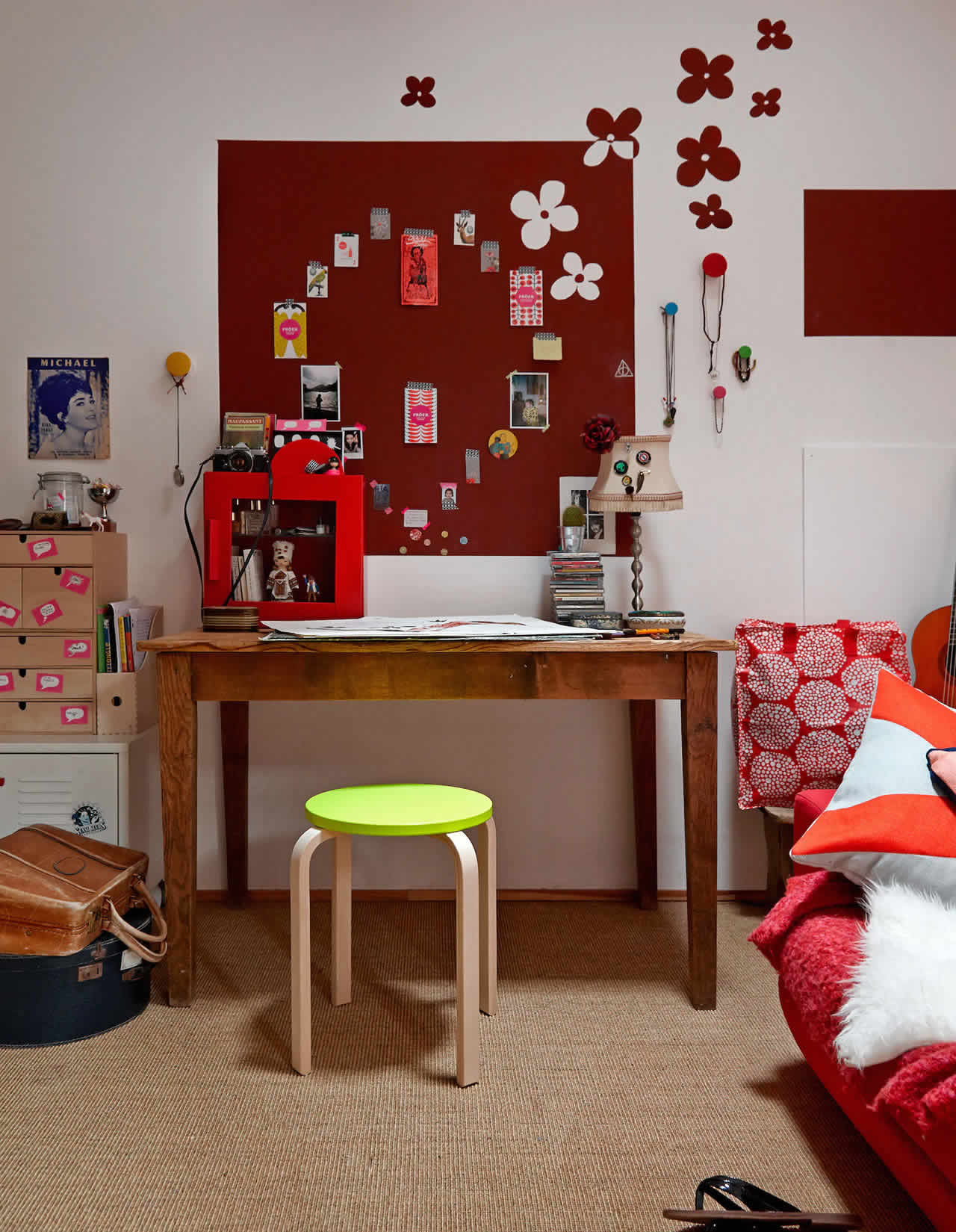 IKEA-Ideas to create a teen hang out space 02